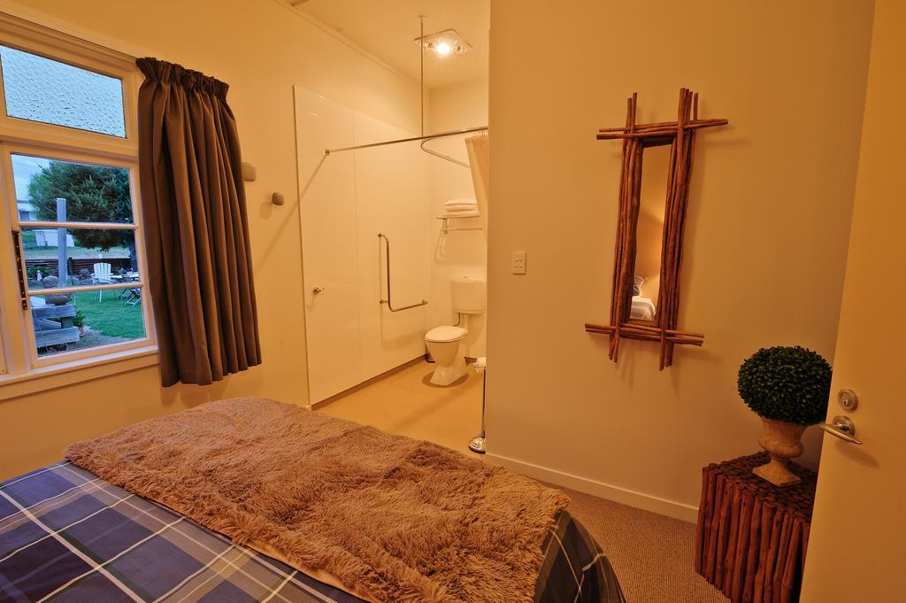 Blacks Hotel Ophir Екстер'єр фото
