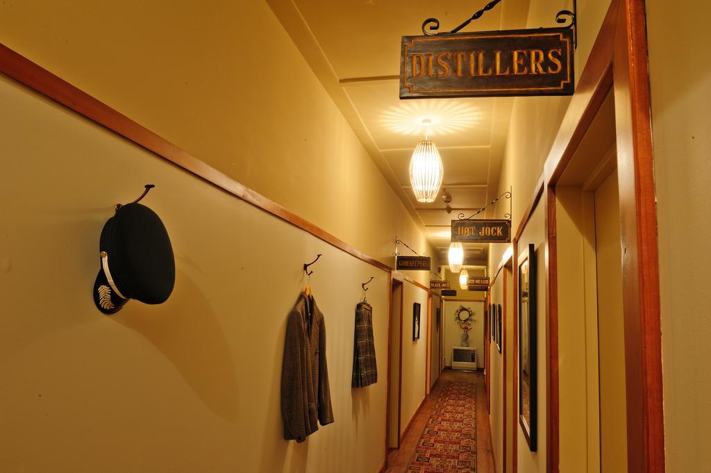 Blacks Hotel Ophir Екстер'єр фото